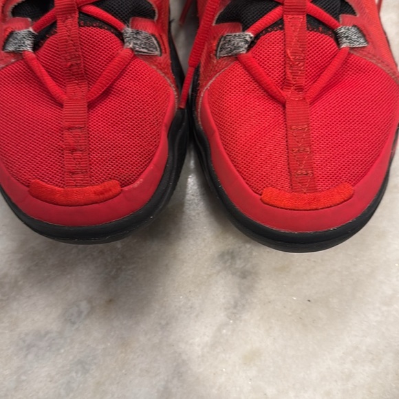 Nike Kyrie Flytrap 6 Basketball Shoes, Size 8.5 - Picture 3 of 14